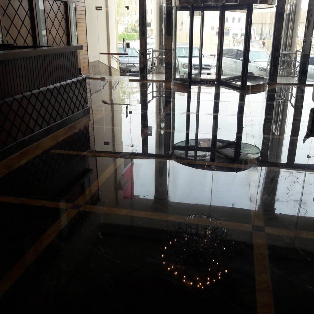 جلي وتلميع رخام الاسود